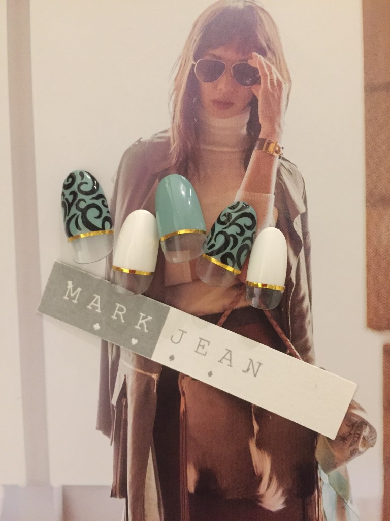 ダマスク*ネイル*フラットフレンチ