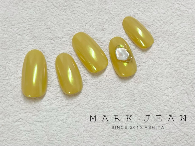 春　オーロラ　シェル　ネイル