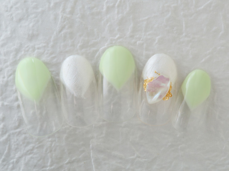 春　フレンチ　シェル　ネイル